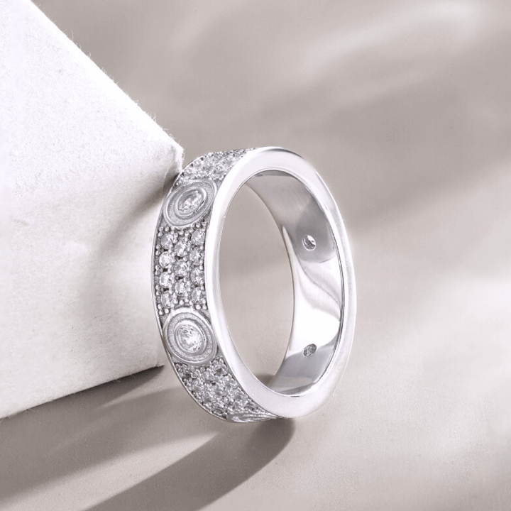 Zaynab Pave Encrusted Band