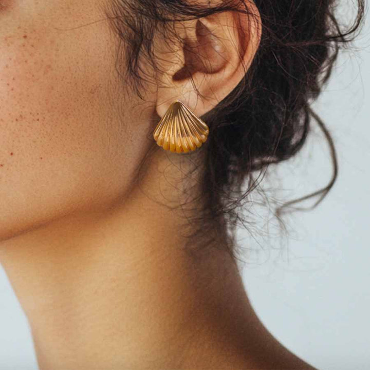 Aerin Shell Earrings Gold